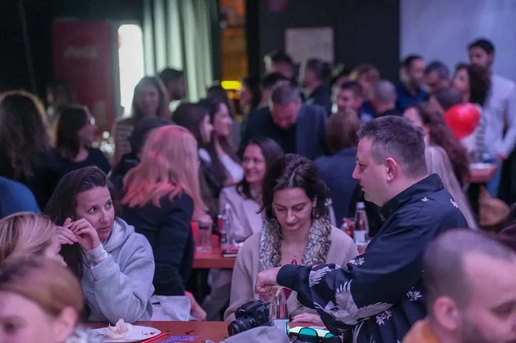 Публика по време на бизнес вечер на Sofia Marketing Meetups